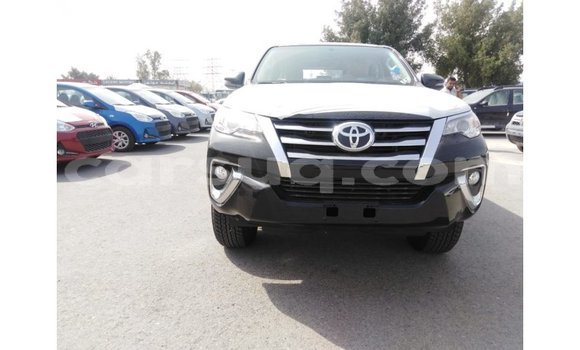 Acheter Import Voiture Toyota Fortuner Noir à Import - Dubai, Barh el Gazel Acheter Import Voiture Toyota Fortuner Noir à Import - Dubai, Barh el Gazel