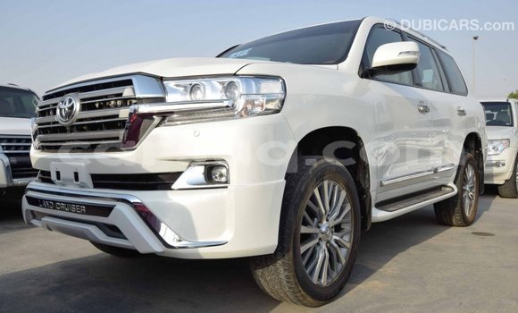 Acheter Import Voiture Toyota Land Cruiser Blanc à Import - Dubai, Barh el Gazel Acheter Import Voiture Toyota Land Cruiser Blanc à Import - Dubai, Barh el Gazel