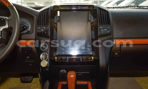Acheter Import Voiture Toyota Land Cruiser Blanc à Import - Dubai, Barh el Gazel Acheter Import Voiture Toyota Land Cruiser Blanc à Import - Dubai, Barh el Gazel