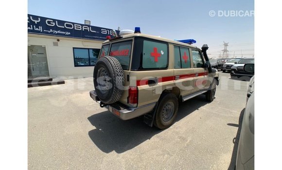 Buy Import Toyota Land Cruiser White Car in Import - Dubai in Barh el Gazel Buy Import Toyota Land Cruiser White Car in Import - Dubai in Barh el Gazel