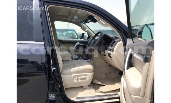 Acheter Import Voiture Toyota Land Cruiser Noir à Import - Dubai, Barh el Gazel Acheter Import Voiture Toyota Land Cruiser Noir à Import - Dubai, Barh el Gazel