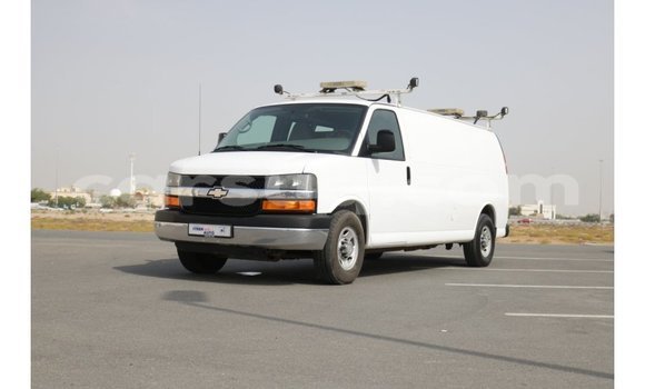 Acheter Import Voiture Chevrolet Express Blanc à Import - Dubai, Barh el Gazel