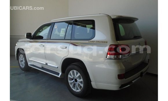 Buy Import Toyota Land Cruiser White Car in Import - Dubai in Barh el Gazel Buy Import Toyota Land Cruiser White Car in Import - Dubai in Barh el Gazel