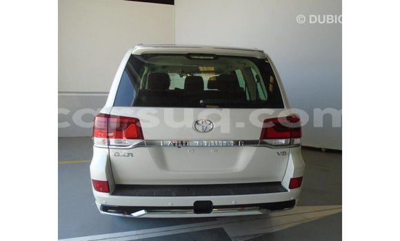 Buy Import Toyota Land Cruiser White Car in Import - Dubai in Barh el Gazel Buy Import Toyota Land Cruiser White Car in Import - Dubai in Barh el Gazel