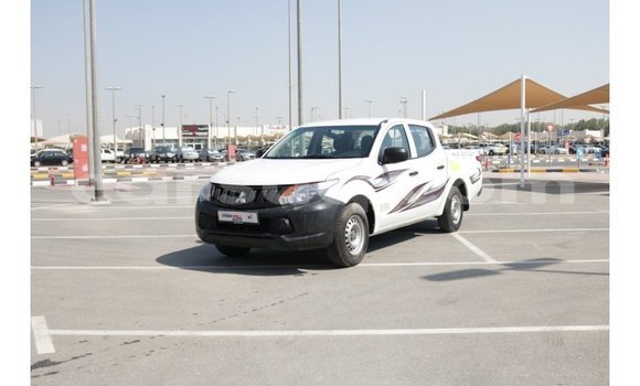 Acheter Import Voiture Mitsubishi L200 Blanc à Import - Dubai, Barh el Gazel