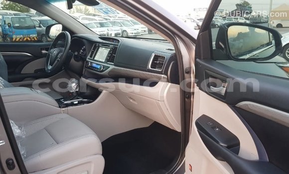 Buy Import Toyota Highlander Other Car in Import - Dubai in Barh el Gazel Buy Import Toyota Highlander Other Car in Import - Dubai in Barh el Gazel