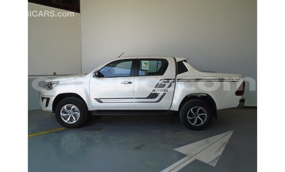 Acheter Import Voiture Toyota Hilux Blanc à Import - Dubai, Barh el Gazel Acheter Import Voiture Toyota Hilux Blanc à Import - Dubai, Barh el Gazel