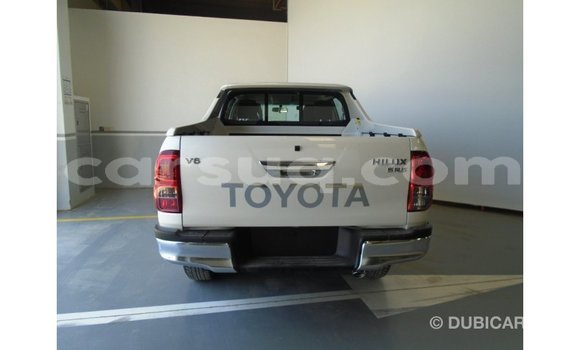 Acheter Import Voiture Toyota Hilux Blanc à Import - Dubai, Barh el Gazel Acheter Import Voiture Toyota Hilux Blanc à Import - Dubai, Barh el Gazel