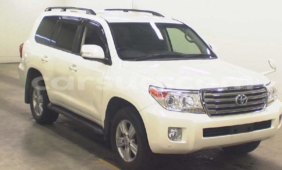 Acheter Import Voiture Toyota Land Cruiser Blanc à Import - Dubai, Barh el Gazel Acheter Import Voiture Toyota Land Cruiser Blanc à Import - Dubai, Barh el Gazel
