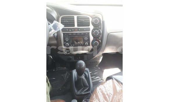 Acheter Import Voiture Kia Carens Blanc à Import - Dubai, Barh el Gazel Acheter Import Voiture Kia Carens Blanc à Import - Dubai, Barh el Gazel