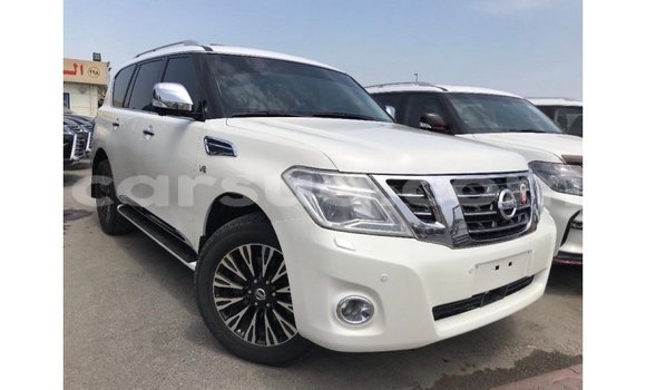 Acheter Import Voiture Nissan Patrol Blanc à Import - Dubai, Barh el Gazel Acheter Import Voiture Nissan Patrol Blanc à Import - Dubai, Barh el Gazel