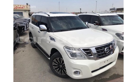 Acheter Import Voiture Nissan Patrol Blanc à Import - Dubai, Barh el Gazel Acheter Import Voiture Nissan Patrol Blanc à Import - Dubai, Barh el Gazel