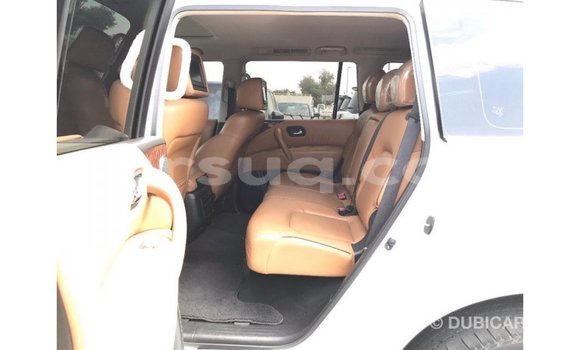Acheter Import Voiture Nissan Patrol Blanc à Import - Dubai, Barh el Gazel Acheter Import Voiture Nissan Patrol Blanc à Import - Dubai, Barh el Gazel