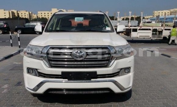 Buy Import Toyota Land Cruiser White Car in Import - Dubai in Barh el Gazel Buy Import Toyota Land Cruiser White Car in Import - Dubai in Barh el Gazel