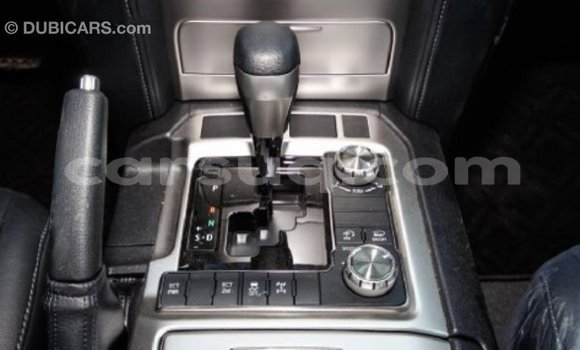 Buy Import Toyota Land Cruiser White Car in Import - Dubai in Barh el Gazel Buy Import Toyota Land Cruiser White Car in Import - Dubai in Barh el Gazel