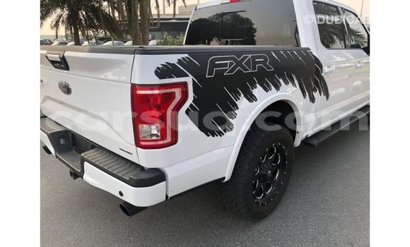 Acheter Import Voiture Ford Club Wagon Blanc à Import - Dubai, Barh el Gazel Acheter Import Voiture Ford Club Wagon Blanc à Import - Dubai, Barh el Gazel