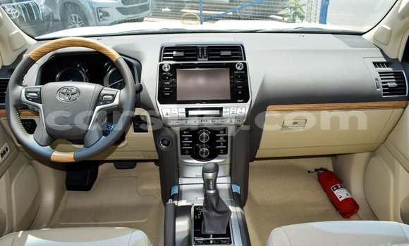 Acheter Neuf Voiture Toyota Land Cruiser Prado Blanc à Abéché, Ouaddai Region Acheter Neuf Voiture Toyota Land Cruiser Prado Blanc à Abéché, Ouaddai Region