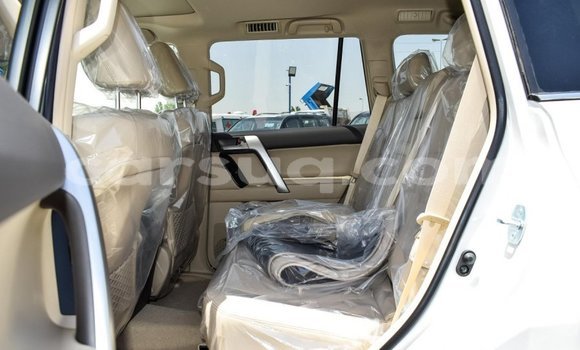 Acheter Neuf Voiture Toyota Land Cruiser Prado Blanc à Abéché, Ouaddai Region Acheter Neuf Voiture Toyota Land Cruiser Prado Blanc à Abéché, Ouaddai Region