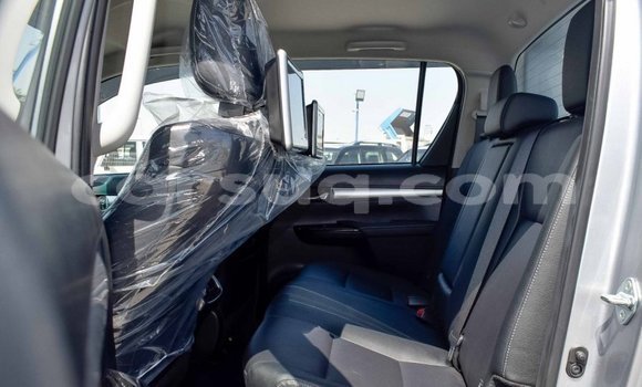 Acheter Neuf Voiture Toyota Hilux Gris à Abéché, Ouaddai Region Acheter Neuf Voiture Toyota Hilux Gris à Abéché, Ouaddai Region