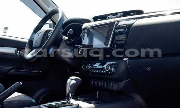 Acheter Neuf Voiture Toyota Hilux Gris à Abéché, Ouaddai Region Acheter Neuf Voiture Toyota Hilux Gris à Abéché, Ouaddai Region