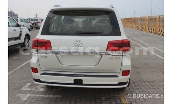 Buy Import Toyota Land Cruiser White Car in Import - Dubai in Barh el Gazel Buy Import Toyota Land Cruiser White Car in Import - Dubai in Barh el Gazel