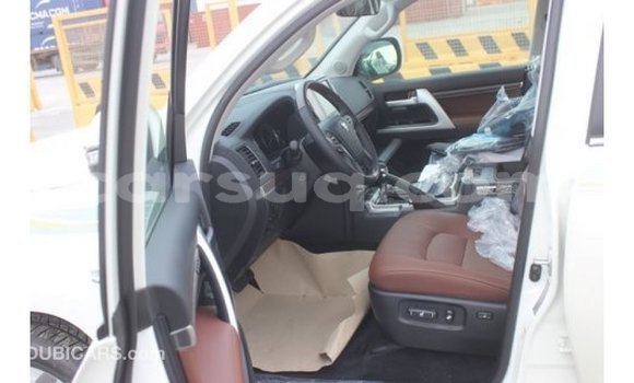 Buy Import Toyota Land Cruiser White Car in Import - Dubai in Barh el Gazel Buy Import Toyota Land Cruiser White Car in Import - Dubai in Barh el Gazel