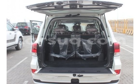 Buy Import Toyota Land Cruiser White Car in Import - Dubai in Barh el Gazel Buy Import Toyota Land Cruiser White Car in Import - Dubai in Barh el Gazel