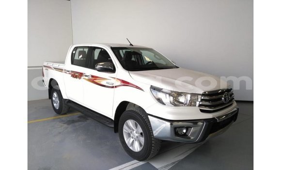 Buy Import Toyota Hilux White Car in Import - Dubai in Barh el Gazel Buy Import Toyota Hilux White Car in Import - Dubai in Barh el Gazel