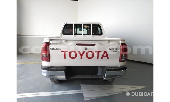 Buy Import Toyota Hilux White Car in Import - Dubai in Barh el Gazel Buy Import Toyota Hilux White Car in Import - Dubai in Barh el Gazel