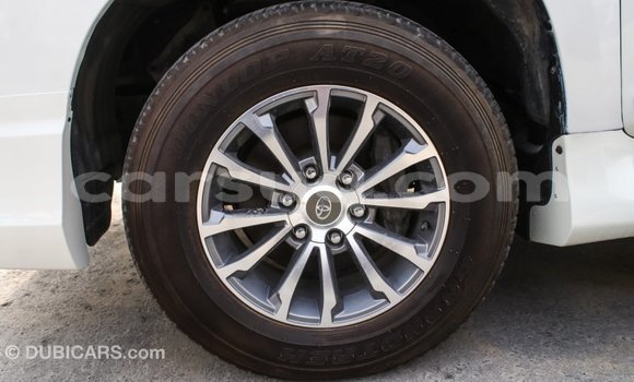 Acheter Import Voiture Toyota Prado Blanc à Import - Dubai, Barh el Gazel Acheter Import Voiture Toyota Prado Blanc à Import - Dubai, Barh el Gazel