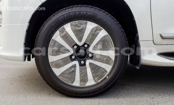 Buy Import Toyota Land Cruiser White Car in Import - Dubai in Barh el Gazel Buy Import Toyota Land Cruiser White Car in Import - Dubai in Barh el Gazel