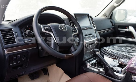 Buy Import Toyota Land Cruiser White Car in Import - Dubai in Barh el Gazel Buy Import Toyota Land Cruiser White Car in Import - Dubai in Barh el Gazel