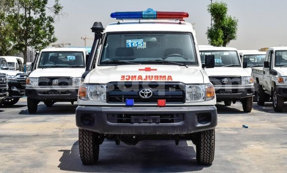 Acheter Neuf Voiture Toyota Land Cruiser Blanc à Abéché, Ouaddai Region Acheter Neuf Voiture Toyota Land Cruiser Blanc à Abéché, Ouaddai Region