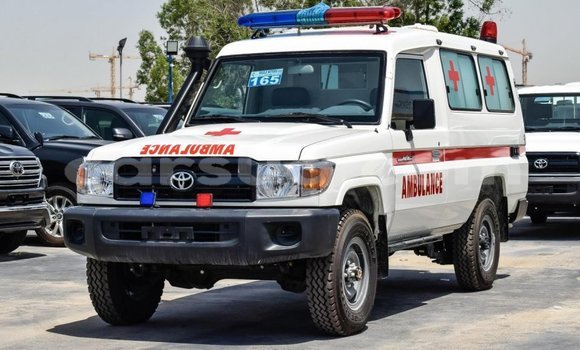 Acheter Neuf Voiture Toyota Land Cruiser Blanc à Abéché, Ouaddai Region Acheter Neuf Voiture Toyota Land Cruiser Blanc à Abéché, Ouaddai Region