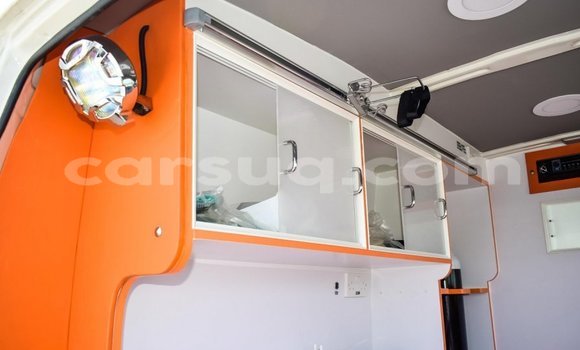 Acheter Neuf Voiture Toyota Land Cruiser Blanc à Abéché, Ouaddai Region Acheter Neuf Voiture Toyota Land Cruiser Blanc à Abéché, Ouaddai Region