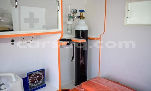 Acheter Neuf Voiture Toyota Land Cruiser Blanc à Abéché, Ouaddai Region Acheter Neuf Voiture Toyota Land Cruiser Blanc à Abéché, Ouaddai Region