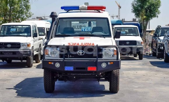 Acheter Neuf Voiture Toyota Land Cruiser Blanc à Abéché, Ouaddai Region Acheter Neuf Voiture Toyota Land Cruiser Blanc à Abéché, Ouaddai Region