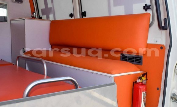 Acheter Neuf Voiture Toyota Land Cruiser Blanc à Abéché, Ouaddai Region Acheter Neuf Voiture Toyota Land Cruiser Blanc à Abéché, Ouaddai Region