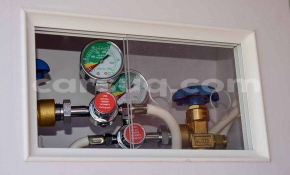 Acheter Neuf Voiture Toyota Land Cruiser Blanc à Abéché, Ouaddai Region Acheter Neuf Voiture Toyota Land Cruiser Blanc à Abéché, Ouaddai Region