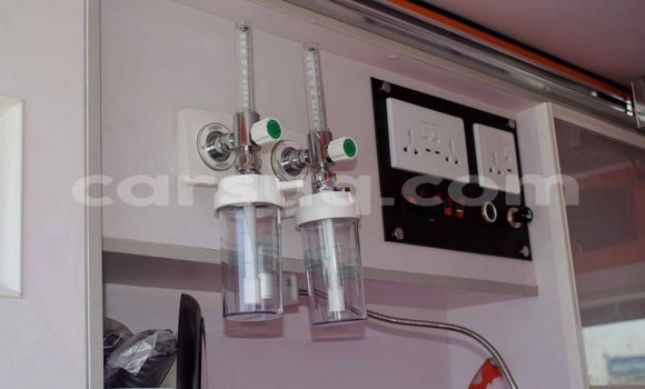 Acheter Neuf Voiture Toyota Land Cruiser Blanc à Abéché, Ouaddai Region Acheter Neuf Voiture Toyota Land Cruiser Blanc à Abéché, Ouaddai Region