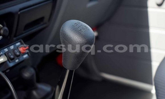 Acheter Neuf Voiture Toyota Land Cruiser Blanc à Abéché, Ouaddai Region Acheter Neuf Voiture Toyota Land Cruiser Blanc à Abéché, Ouaddai Region