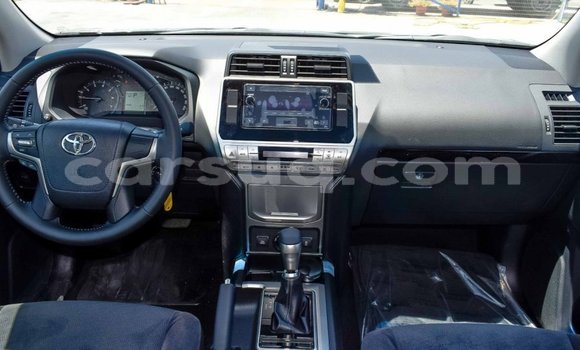 Acheter Neuf Voiture Toyota Land Cruiser Prado Noir à Abéché, Ouaddai Region Acheter Neuf Voiture Toyota Land Cruiser Prado Noir à Abéché, Ouaddai Region