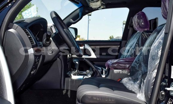 Acheter Neuf Voiture Toyota Land Cruiser Noir à Abéché, Ouaddai Region Acheter Neuf Voiture Toyota Land Cruiser Noir à Abéché, Ouaddai Region