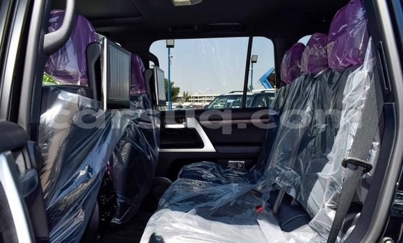 Acheter Neuf Voiture Toyota Land Cruiser Noir à Abéché, Ouaddai Region Acheter Neuf Voiture Toyota Land Cruiser Noir à Abéché, Ouaddai Region