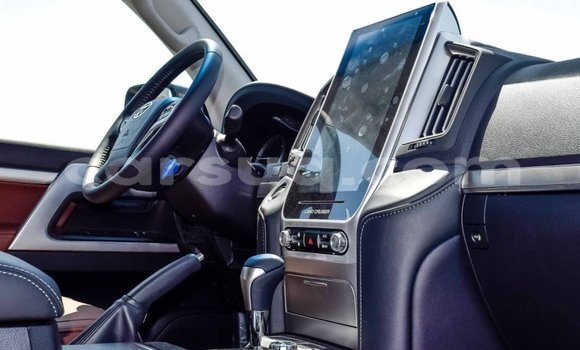 Acheter Neuf Voiture Toyota Land Cruiser Noir à Abéché, Ouaddai Region Acheter Neuf Voiture Toyota Land Cruiser Noir à Abéché, Ouaddai Region