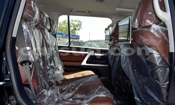 Acheter Neuf Voiture Toyota Land Cruiser Noir à Abéché, Ouaddai Region Acheter Neuf Voiture Toyota Land Cruiser Noir à Abéché, Ouaddai Region