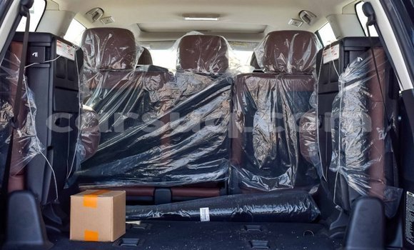 Acheter Neuf Voiture Toyota Land Cruiser Noir à Abéché, Ouaddai Region Acheter Neuf Voiture Toyota Land Cruiser Noir à Abéché, Ouaddai Region