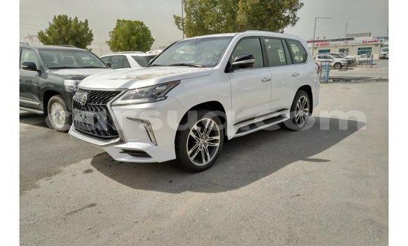 Acheter Import Voiture Lexus LX Blanc à Import - Dubai, Barh el Gazel Acheter Import Voiture Lexus LX Blanc à Import - Dubai, Barh el Gazel