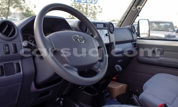 Buy Import Toyota Land Cruiser White Car in Import - Dubai in Barh el Gazel Buy Import Toyota Land Cruiser White Car in Import - Dubai in Barh el Gazel