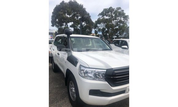Buy Import Toyota Land Cruiser Black Car in Import - Dubai in Barh el Gazel Buy Import Toyota Land Cruiser Black Car in Import - Dubai in Barh el Gazel